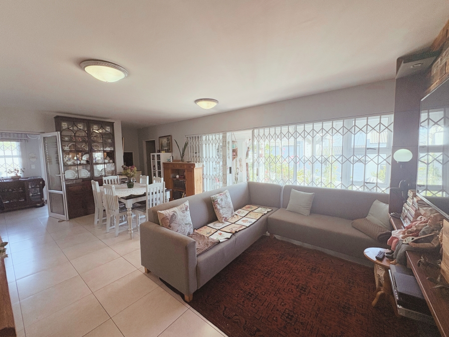 4 Bedroom Property for Sale in Yzerfontein Western Cape